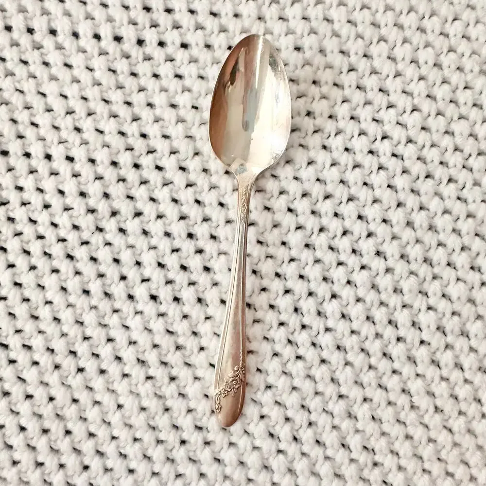 Oneida Tudor Plate Queen Bess Set of 12 Replacement Teaspoons Spoons Flatware